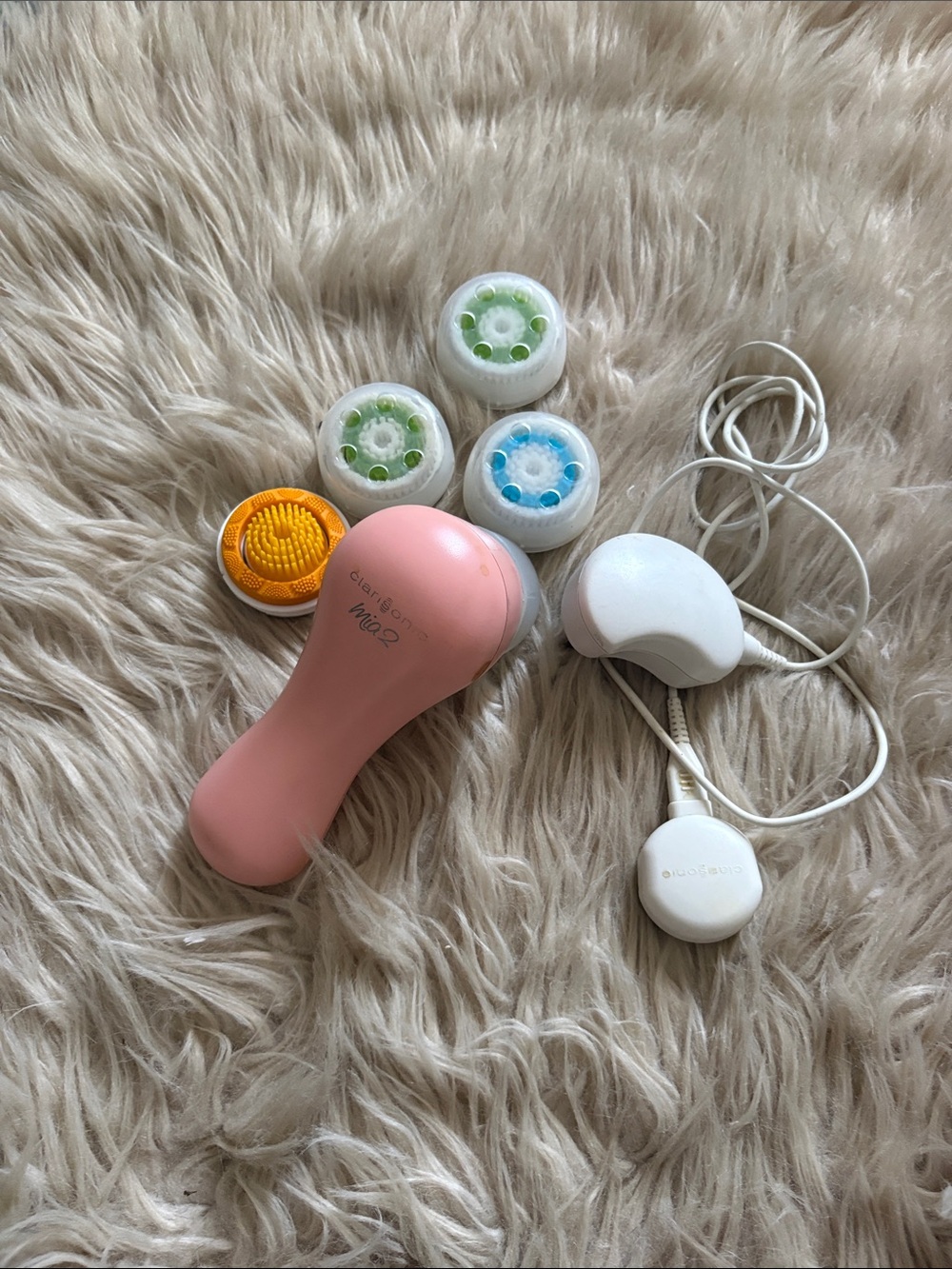 Clarisonic Pink Facial Cleansing Device with Foundation Replacement Brush Heads